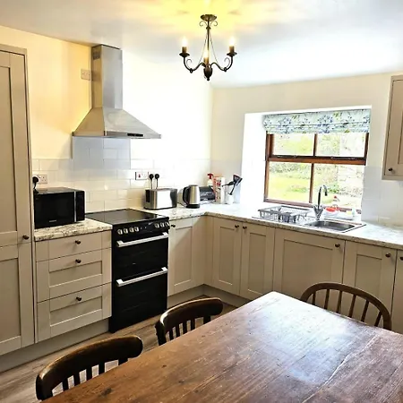 3 Bed In Pickering Oc-92356 Cropton